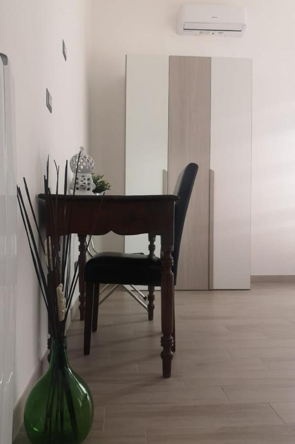 Appartamento Casa Midori Lecce Esterno foto