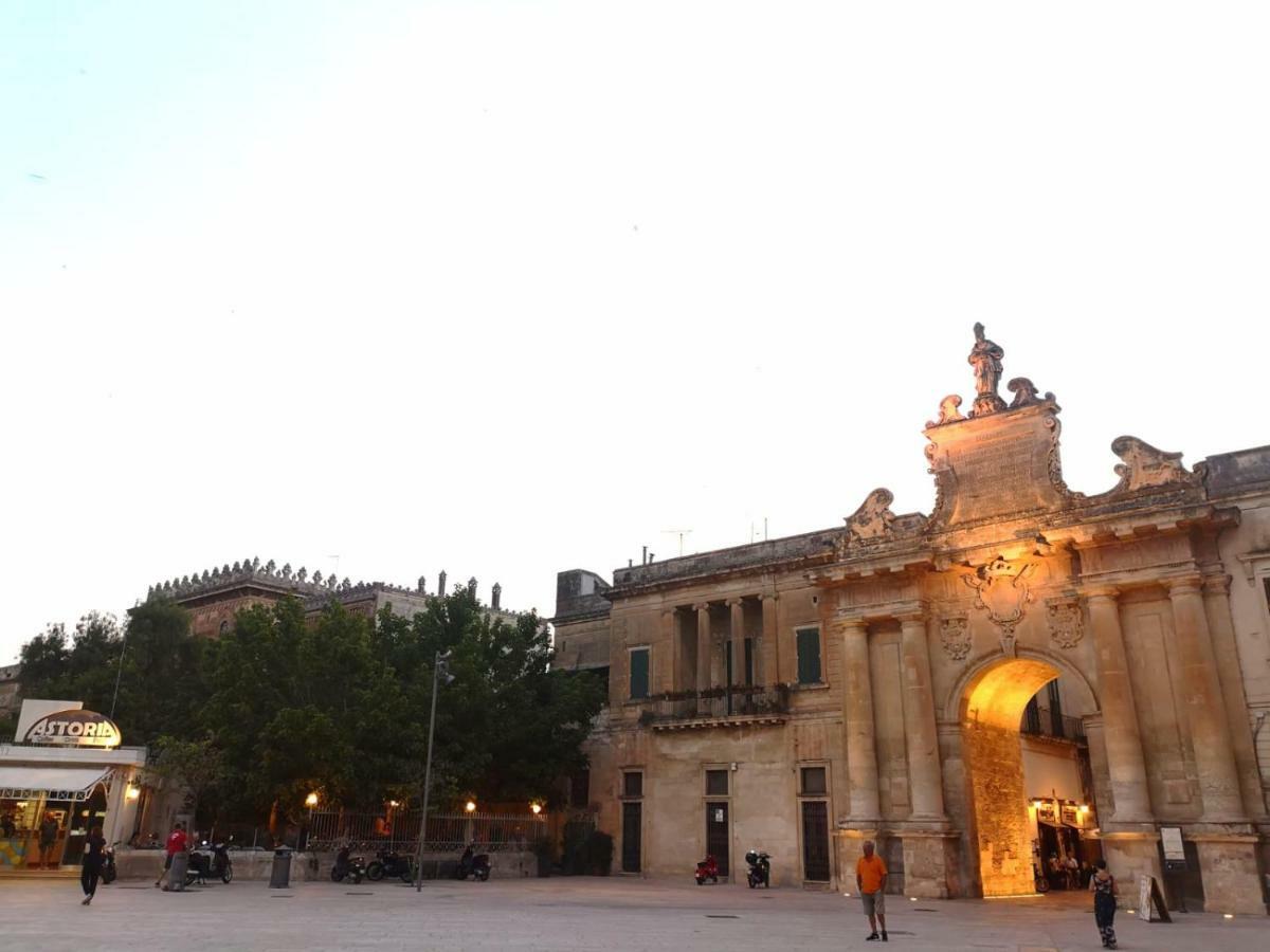 Appartamento Casa Midori Lecce Esterno foto