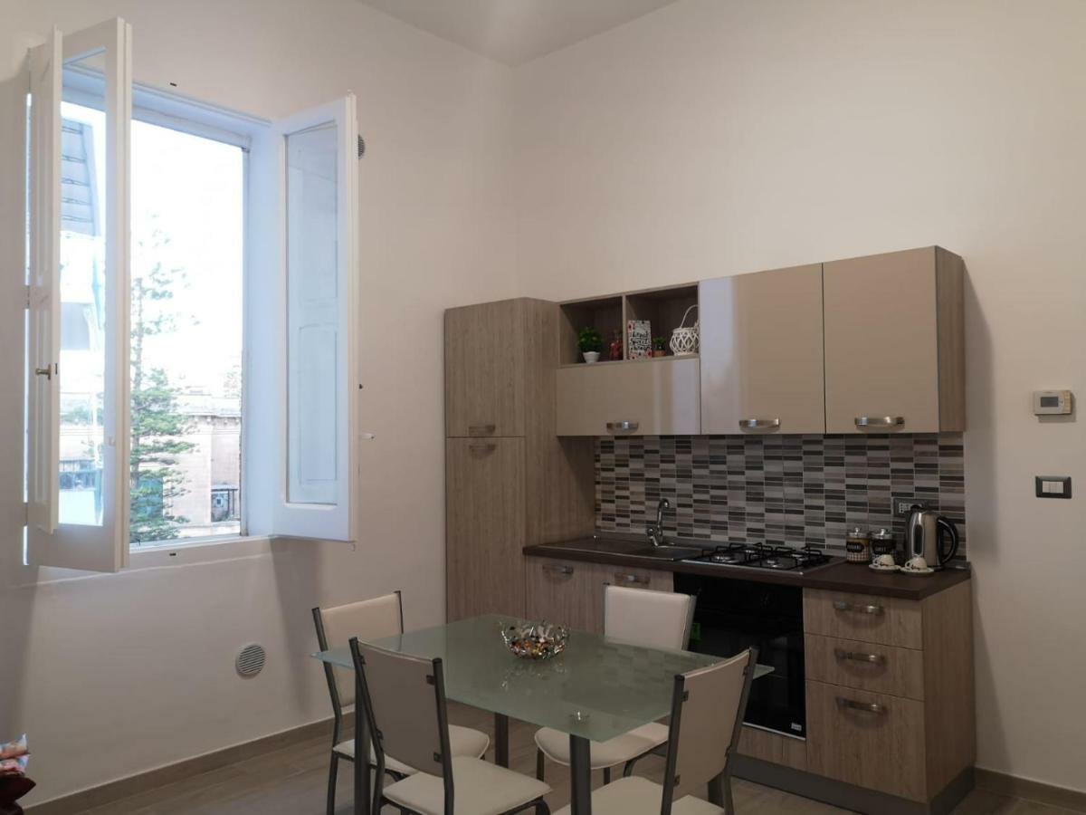 Appartamento Casa Midori Lecce Esterno foto