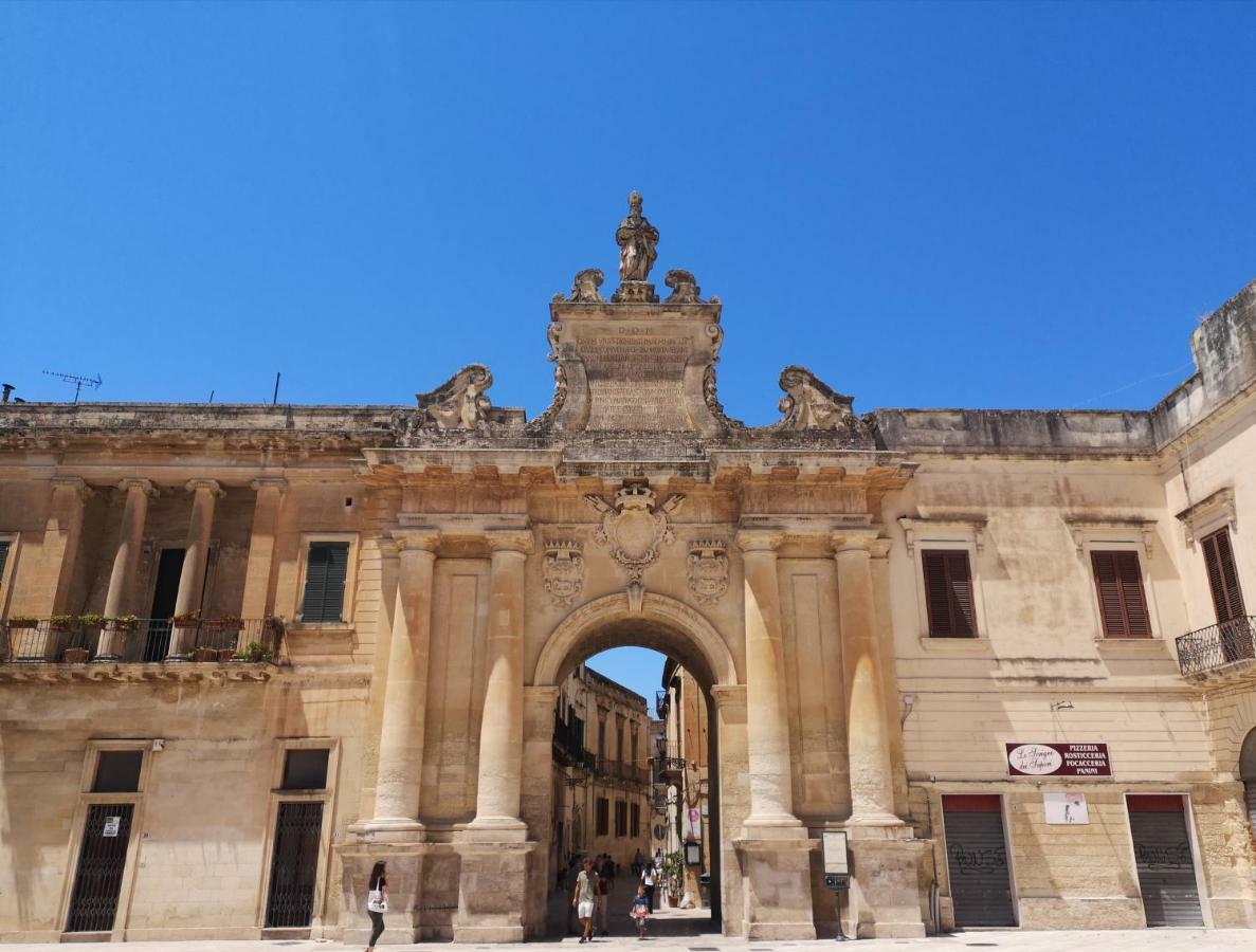 Appartamento Casa Midori Lecce Esterno foto