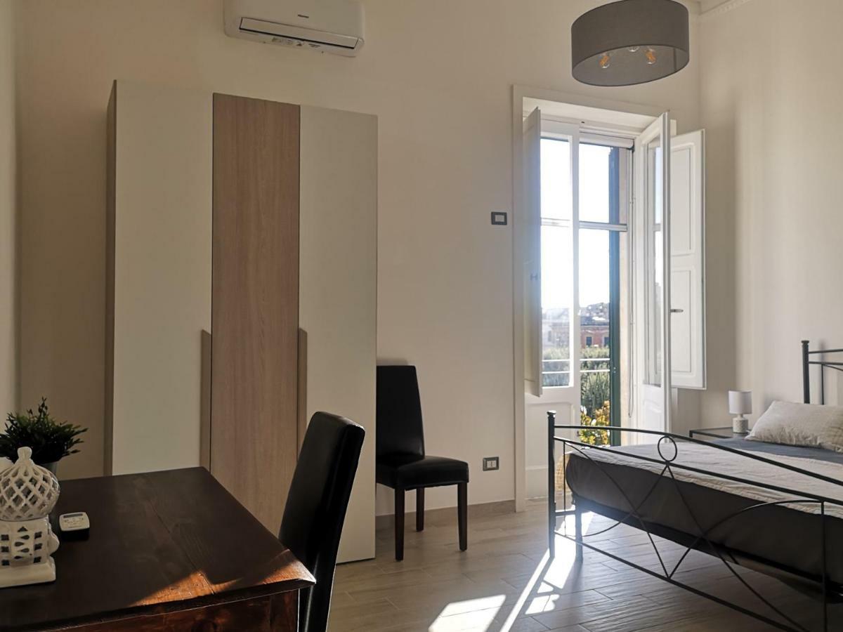 Appartamento Casa Midori Lecce Esterno foto